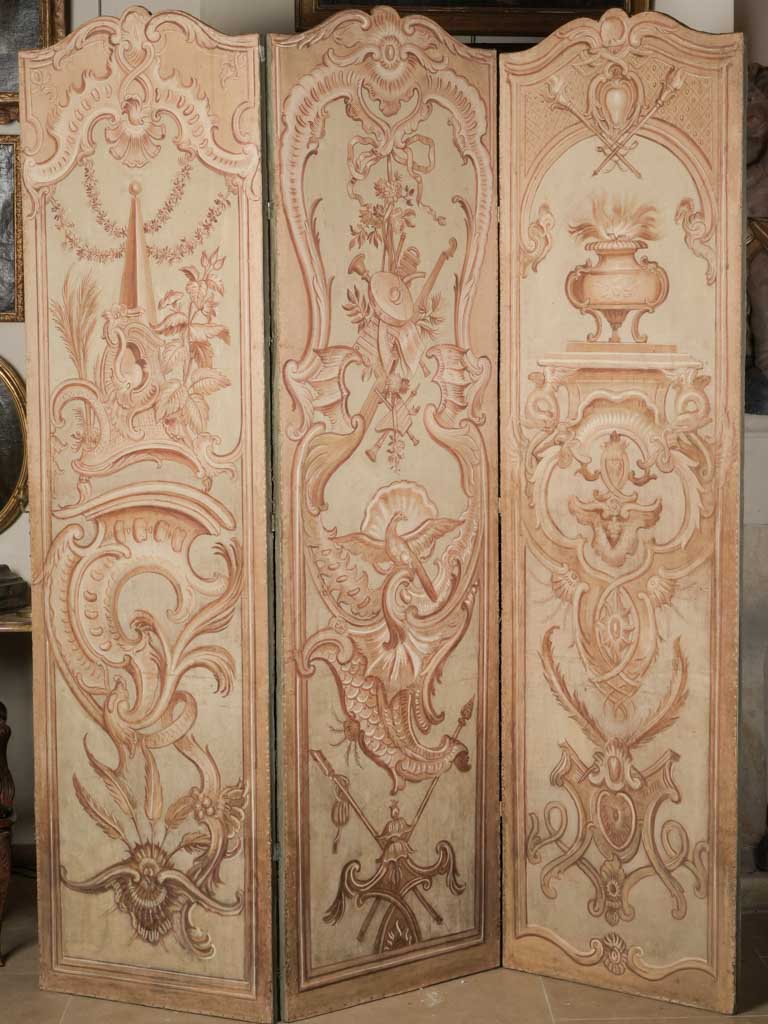 Refined rocaille cartouche screen