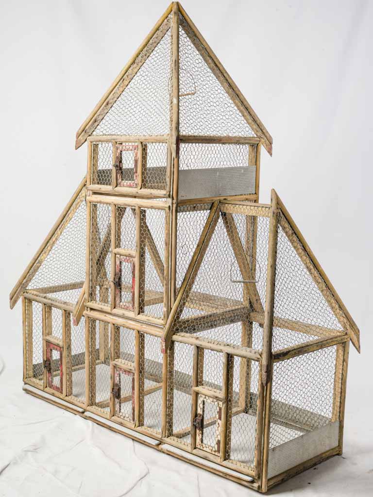 Charming nostalgic birdcage chapel design
