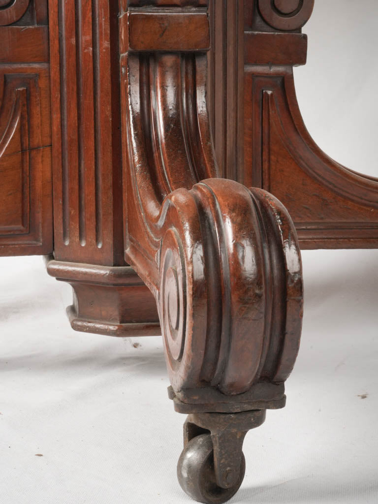 Decorative extendable mahogany dining table