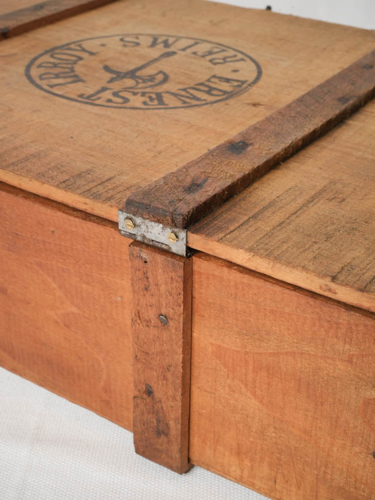 Distressed finish bottle box  