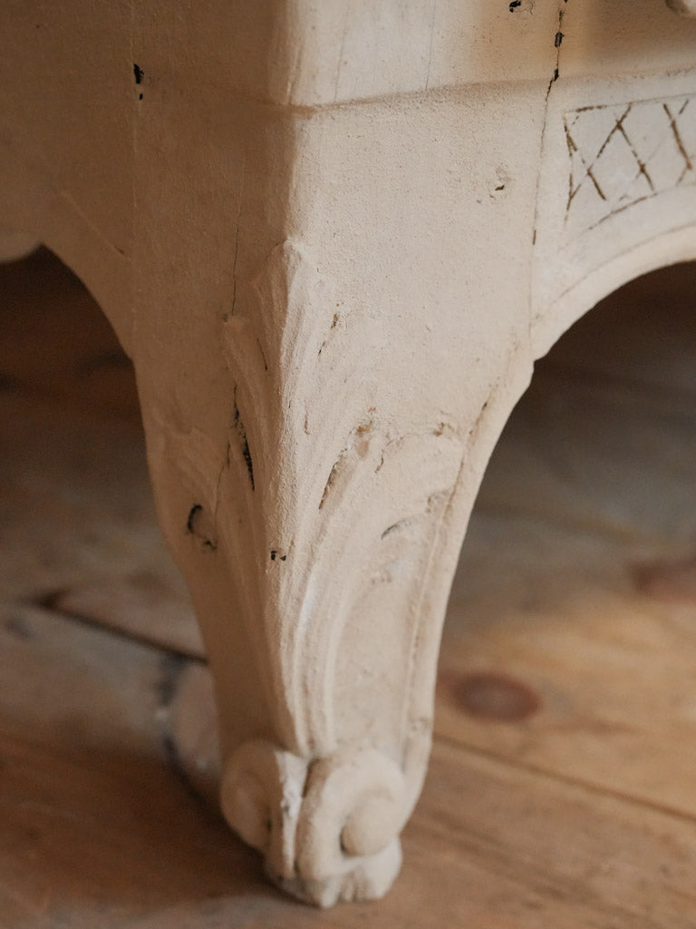 Intricate floral detailed bonnetière  