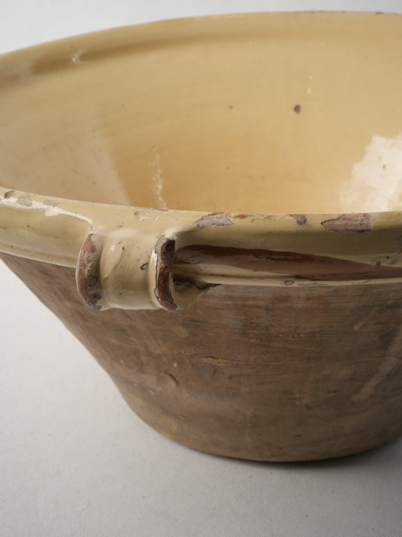 Subtle 19th-century rustic bowl  