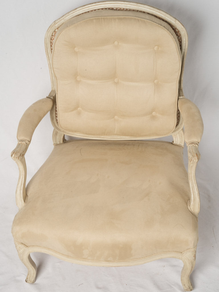 Lovely detachable tufted seat armchairs