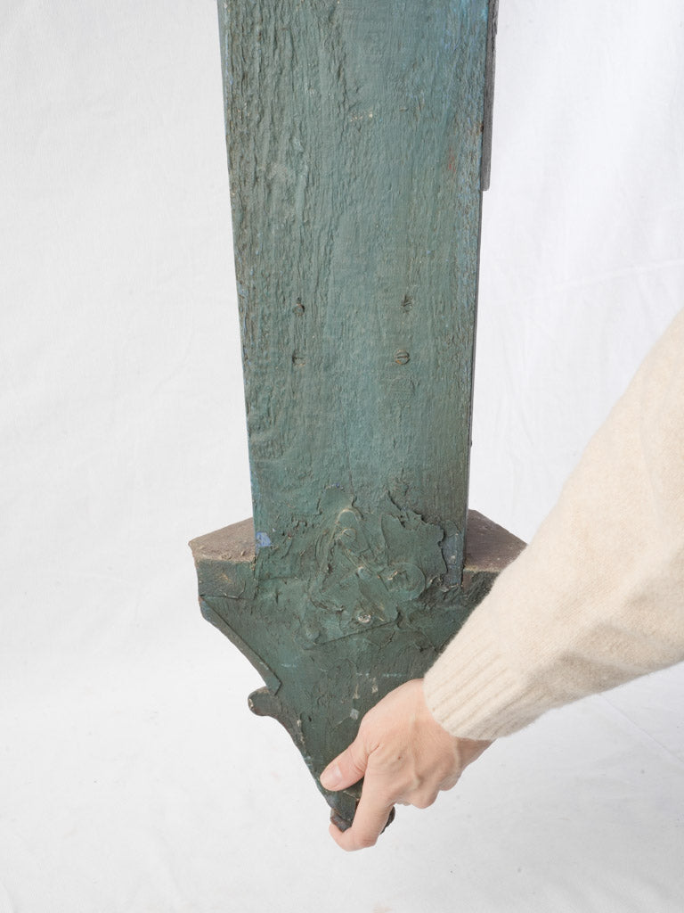 Distinctive lavender blue statue