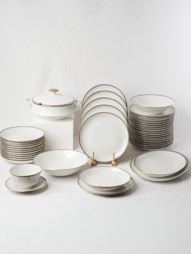 German neoclassical porcelain dinner service by Eschenbach 20th century - 42 pieces