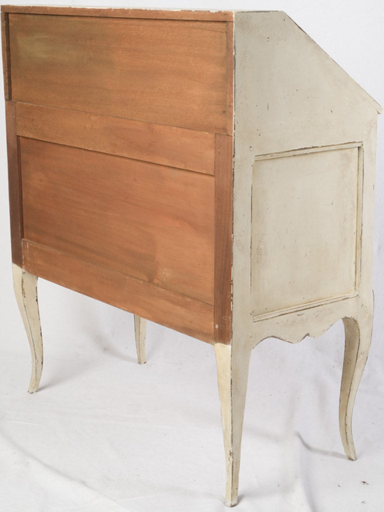 Graceful and inviting secrétaire