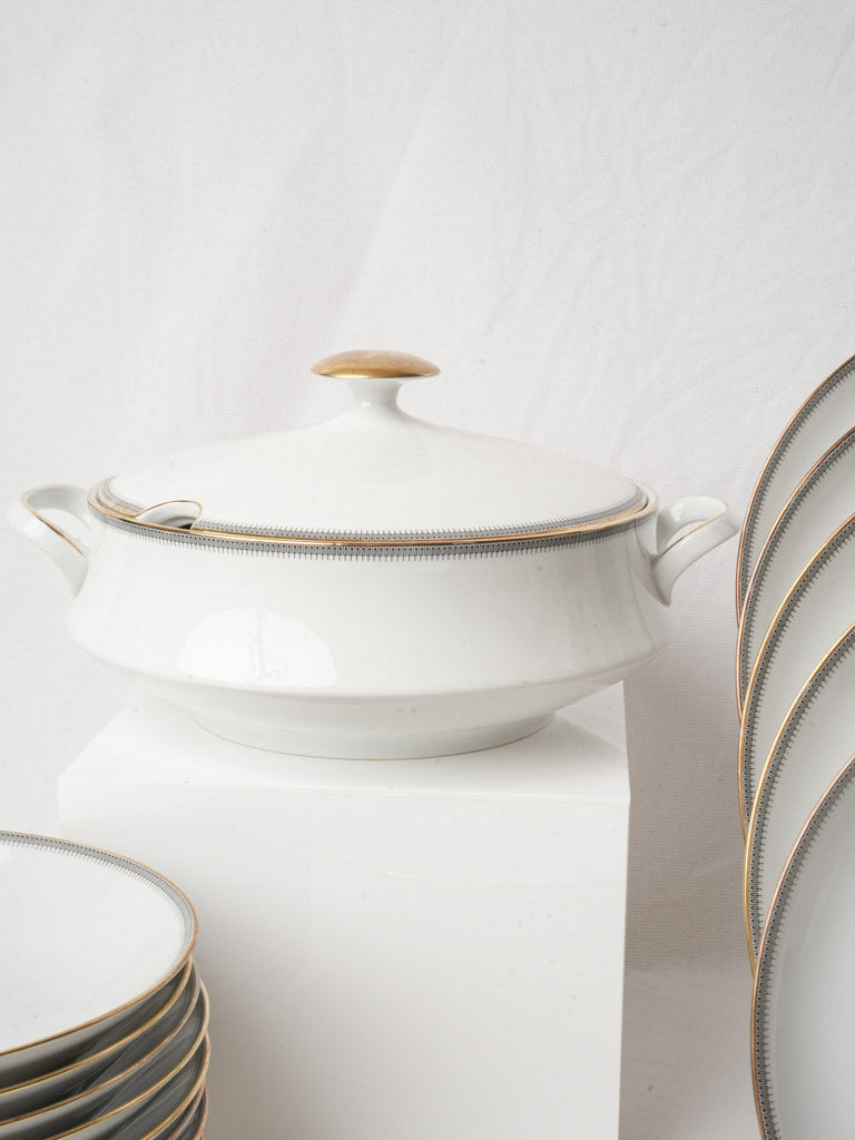 German neoclassical porcelain dinner service by Eschenbach 20th century - 42 pieces