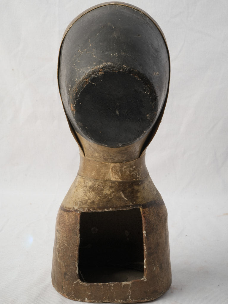 Rustic French atelier head display