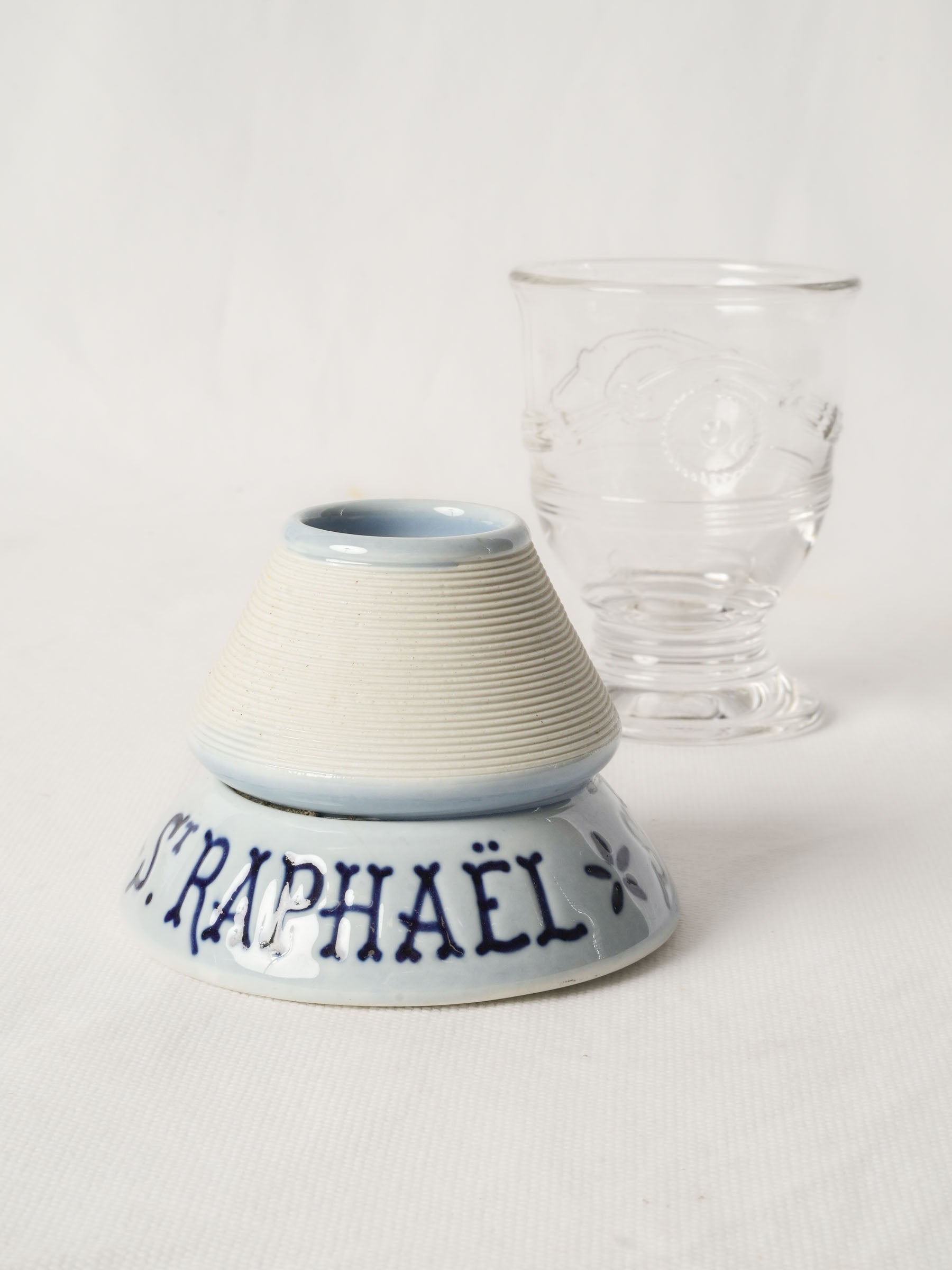 Early 20th century French St Raphaël Quinquina advertising match striker