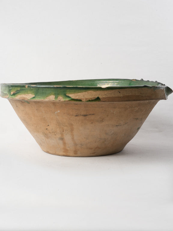 Unique glazed-finish Tian bowl  