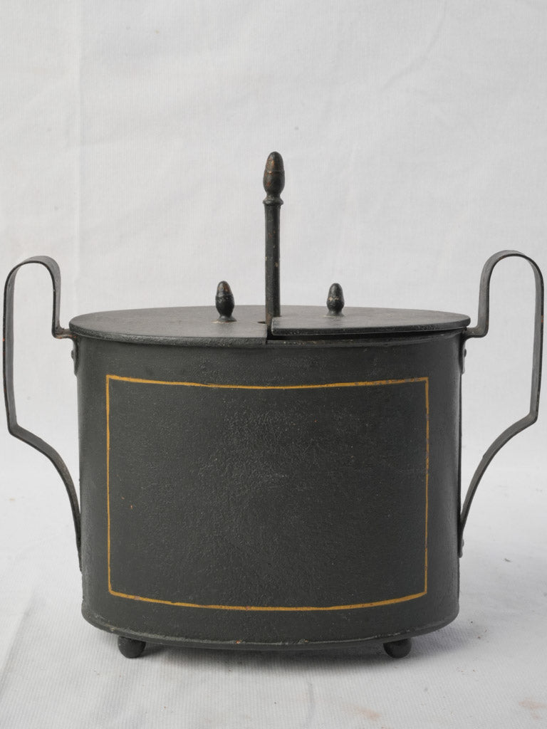 Classic loop-handled egg holder  