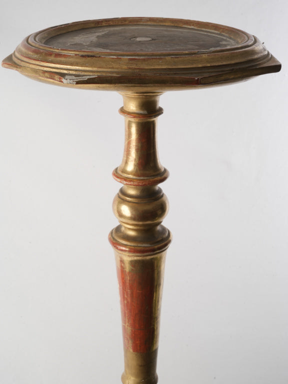 Graceful 18th-century pedestal