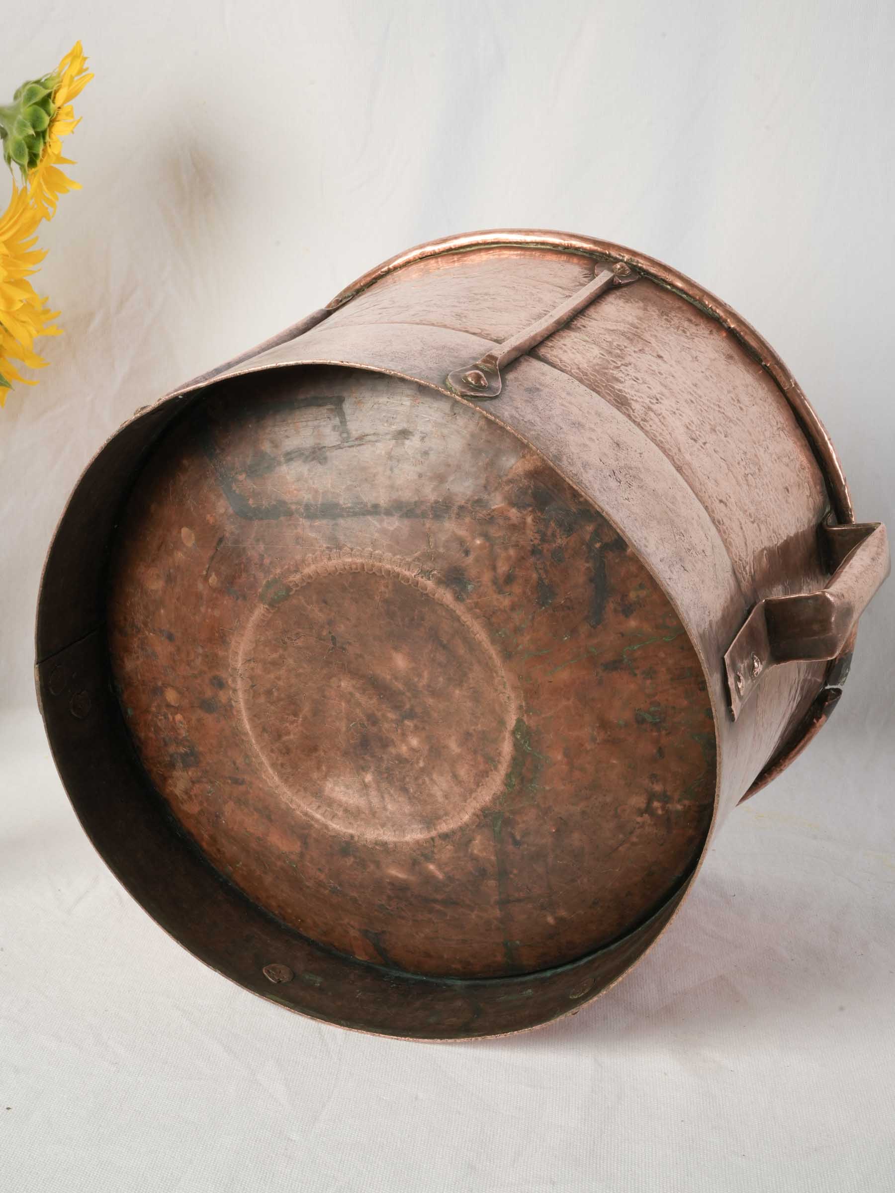 Late 19th century French copper ferrat measure - 10¼"