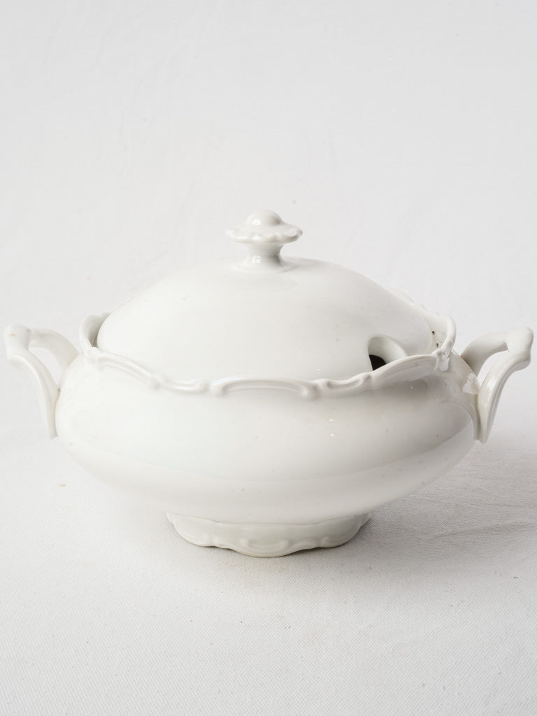 Early 20th Century French Rococo Revival White Ceramic Soup Tureen - 7½"