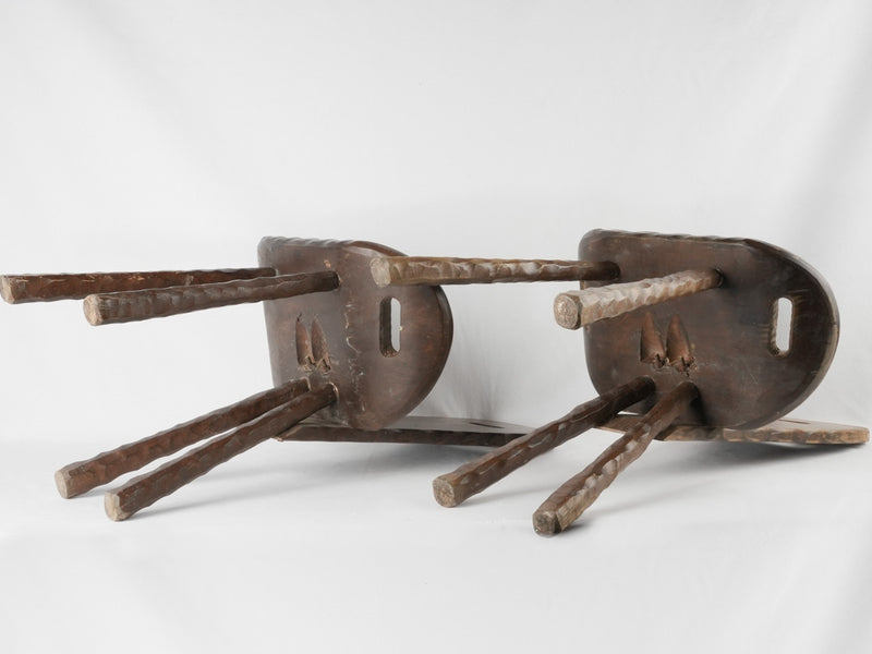 6 primitive chairs from Savoy