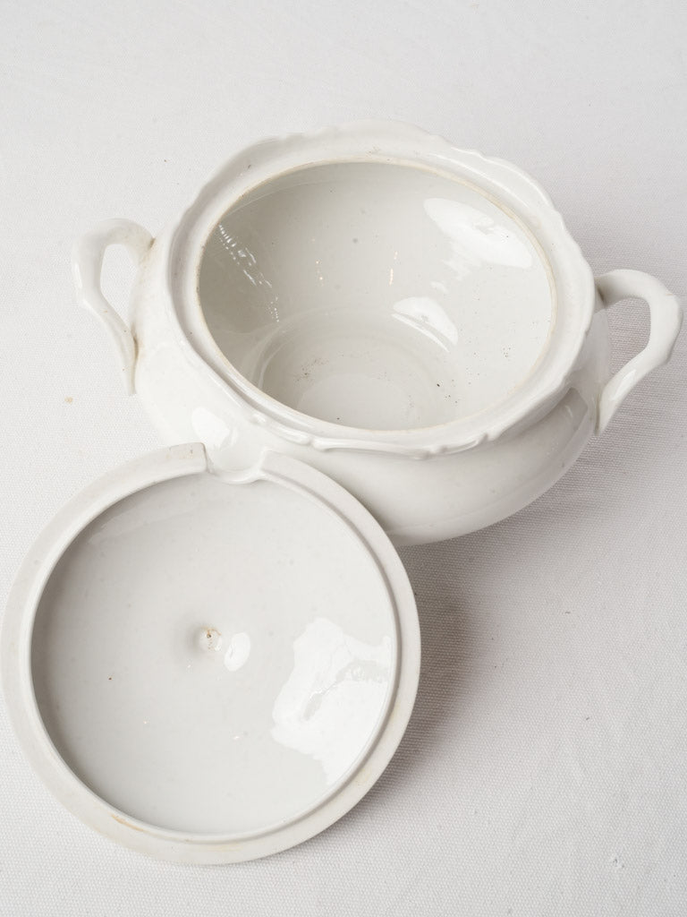 Early 20th Century French Rococo Revival White Ceramic Soup Tureen - 7½"