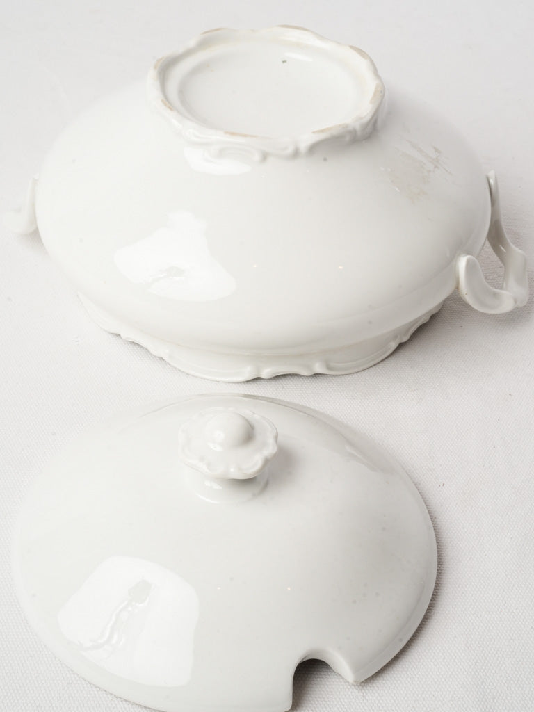 Early 20th Century French Rococo Revival White Ceramic Soup Tureen - 7½"