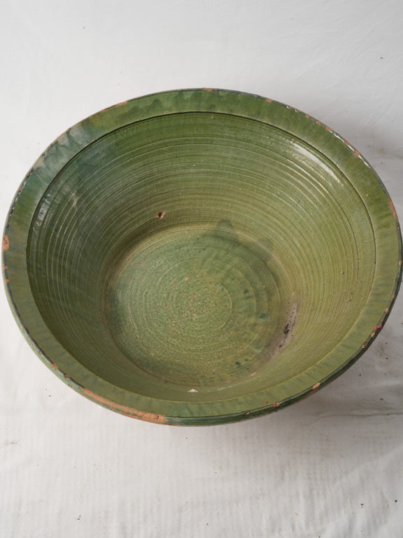 Green glazed rustic décor