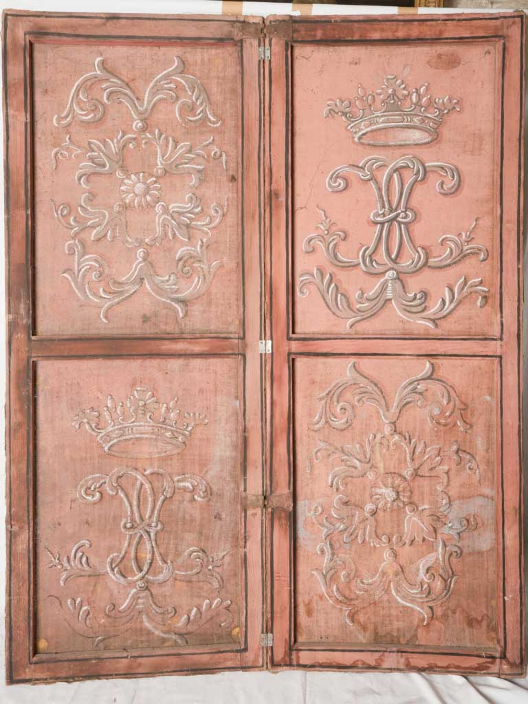 Noble-inspired decorative screen art  