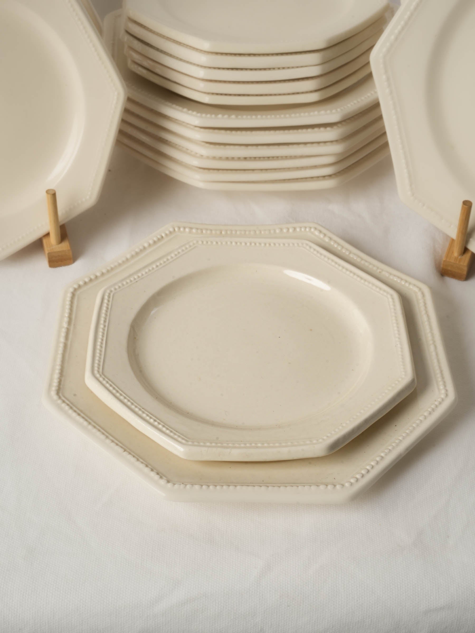 Off-White Octagonal Dinnerware Service for Ten - Uzes