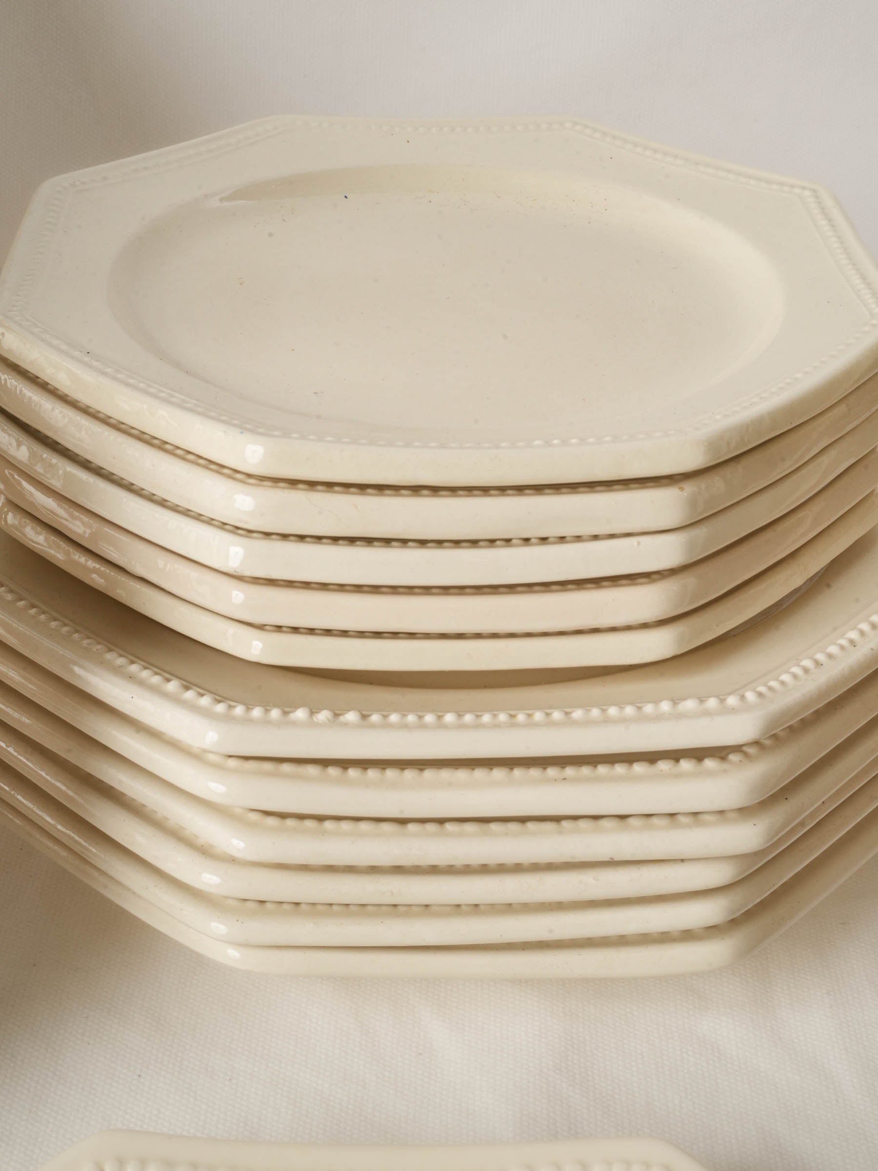 Off-White Octagonal Dinnerware Service for Ten - Uzes