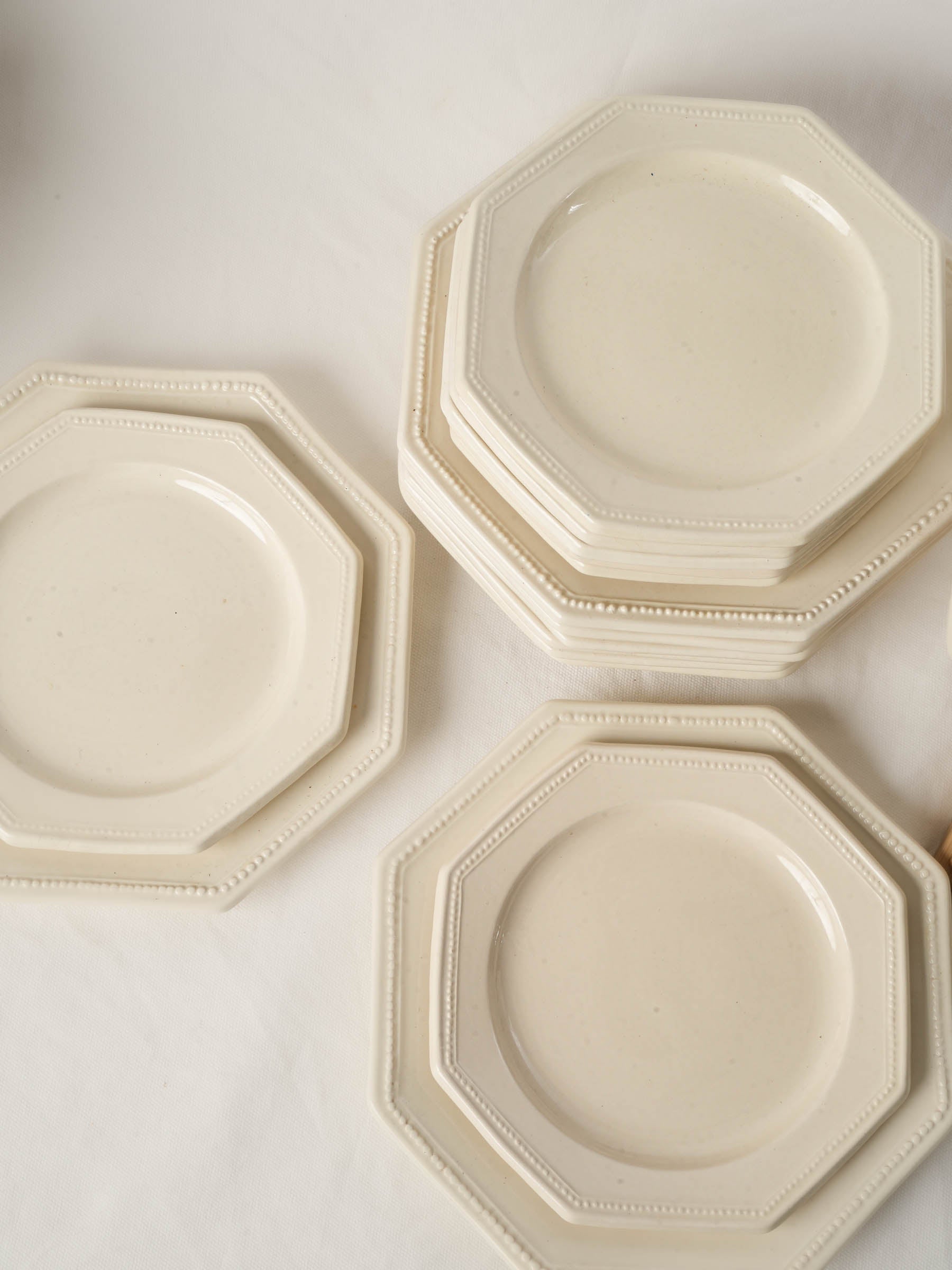 Off-White Octagonal Dinnerware Service for Ten - Uzes