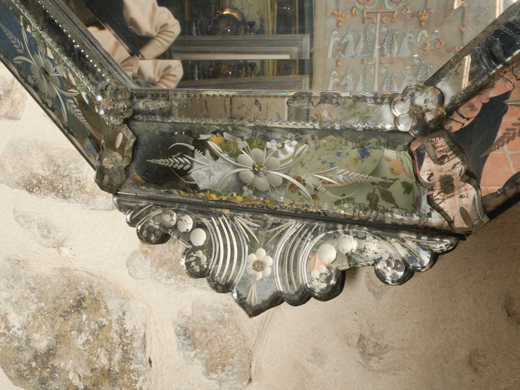 Engraved Murano decorative mirror 