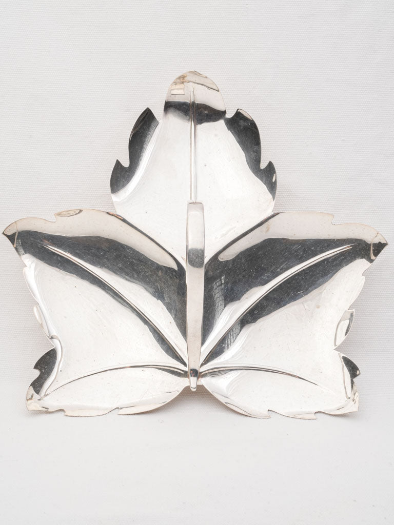 Vintage graceful maple leaf
