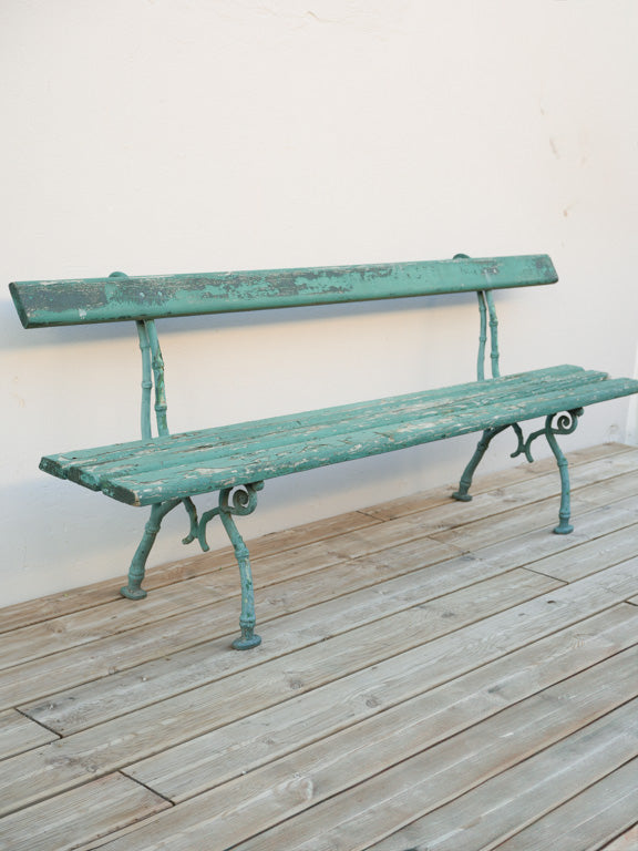 Timeless slatted wooden seating