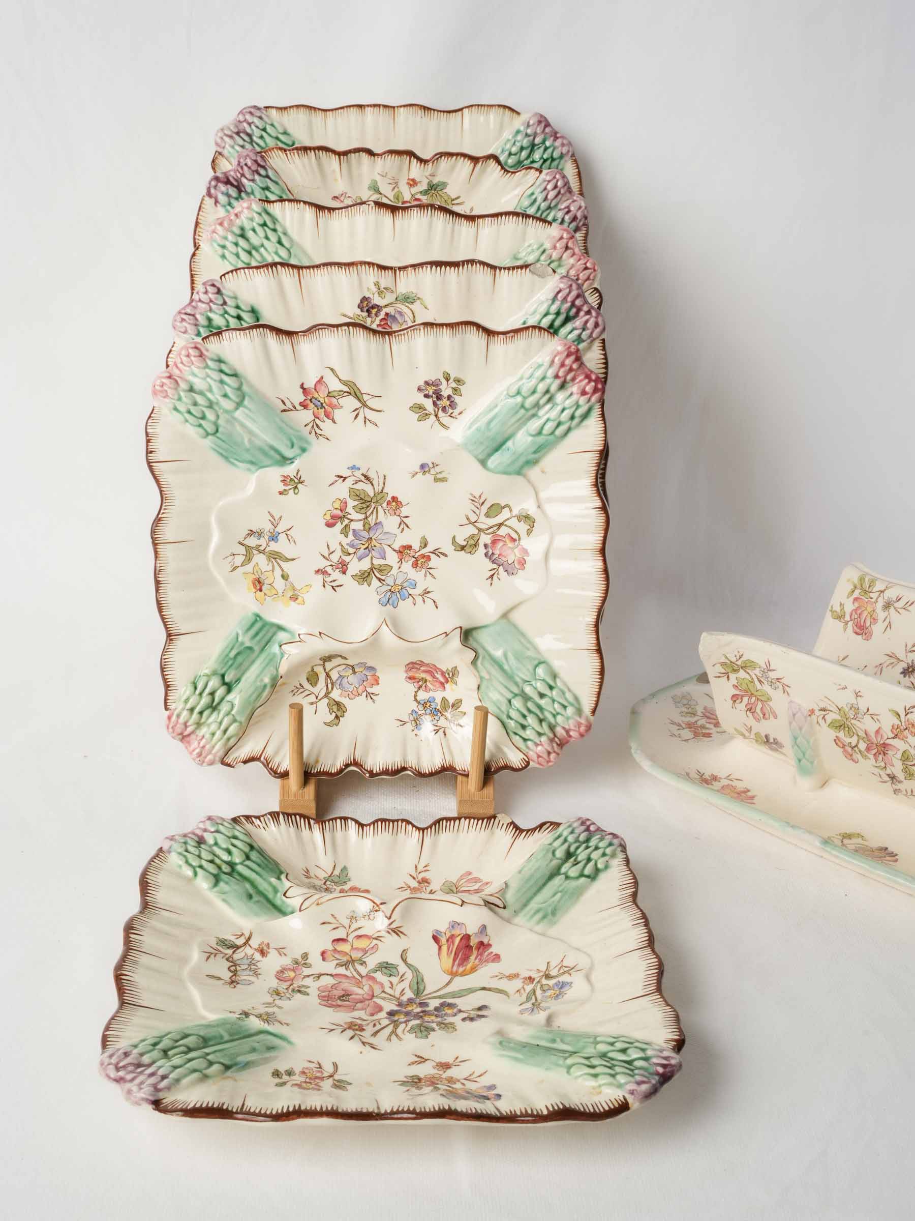 Set of Six Longchamp Terre de Fer Asparagus Serving Plates, Circa 1900 - 9¾"