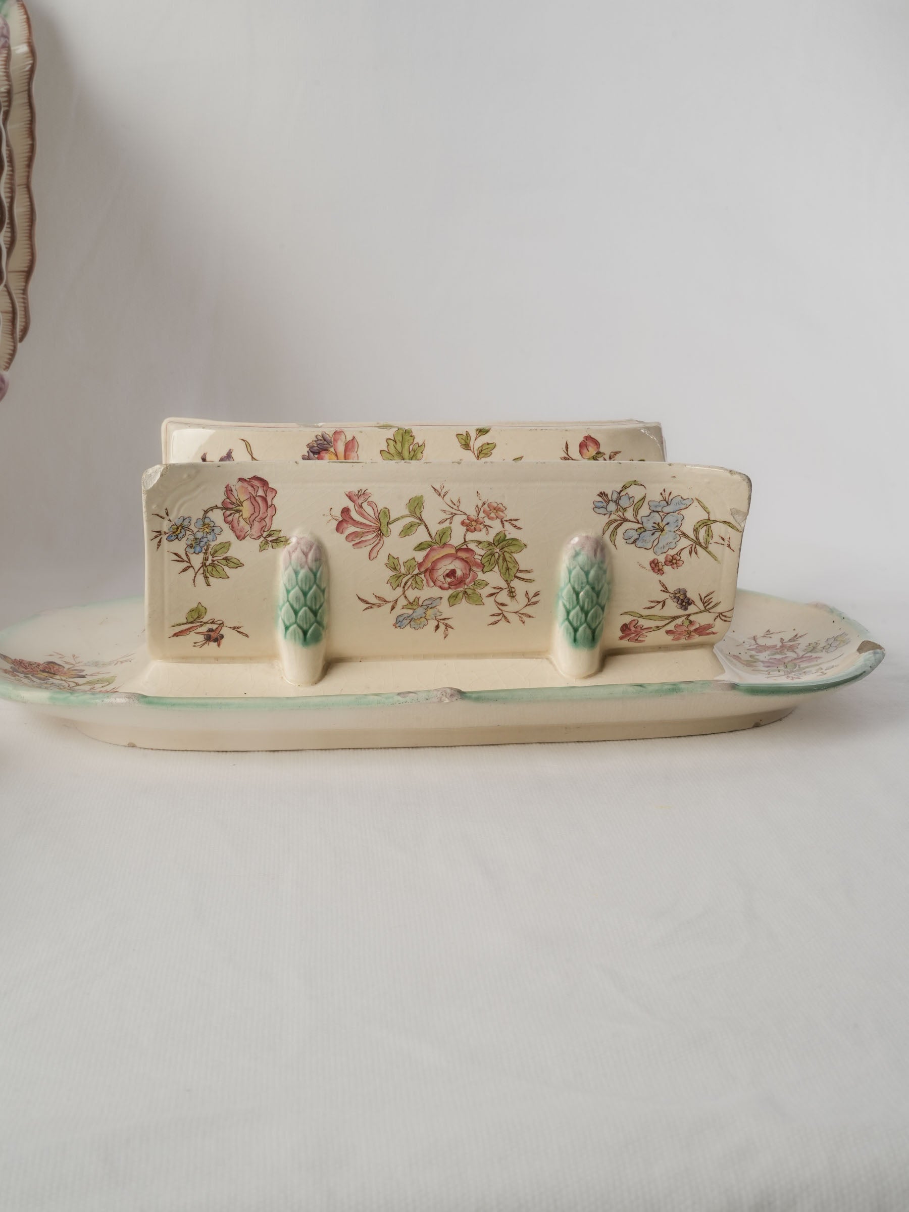 Set of Six Longchamp Terre de Fer Asparagus Serving Plates, Circa 1900 - 9¾"