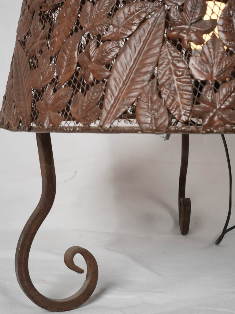 Stylish handmade leaf motif lamp