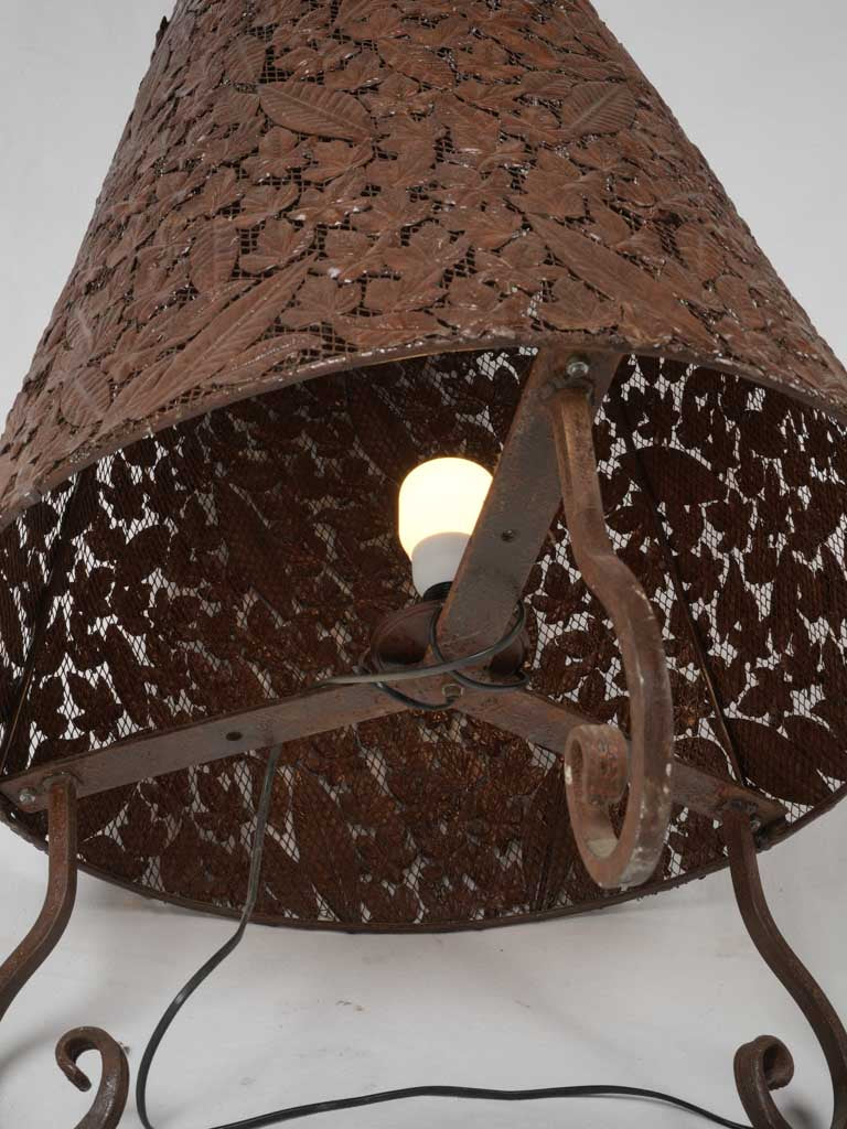 Timeless vintage-inspired metal floor lamp