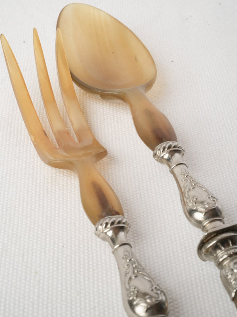 Rocaille detail dining piece