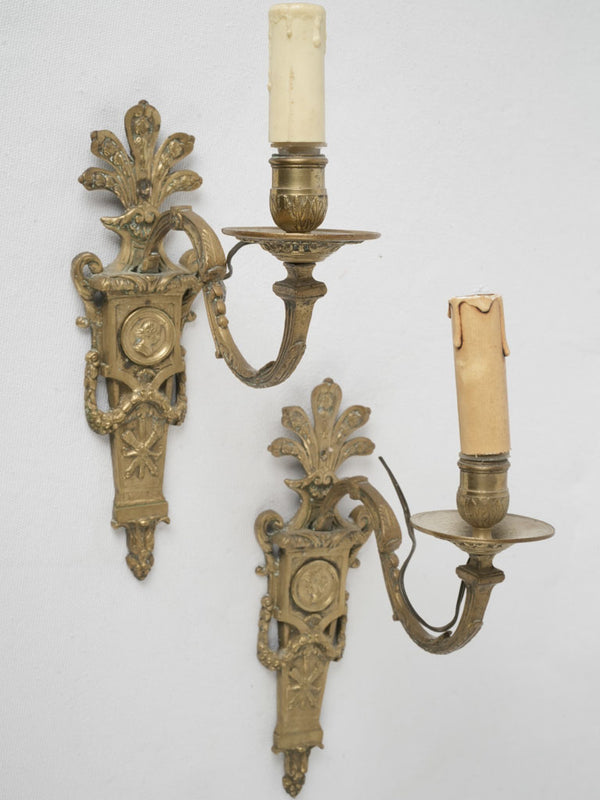 Gilded French Louis XVI bronze wall sconce 