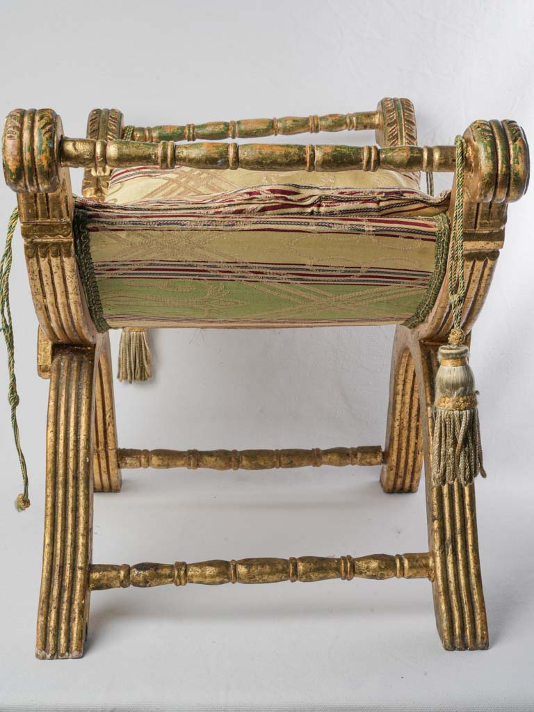 Patina-finished curule seating