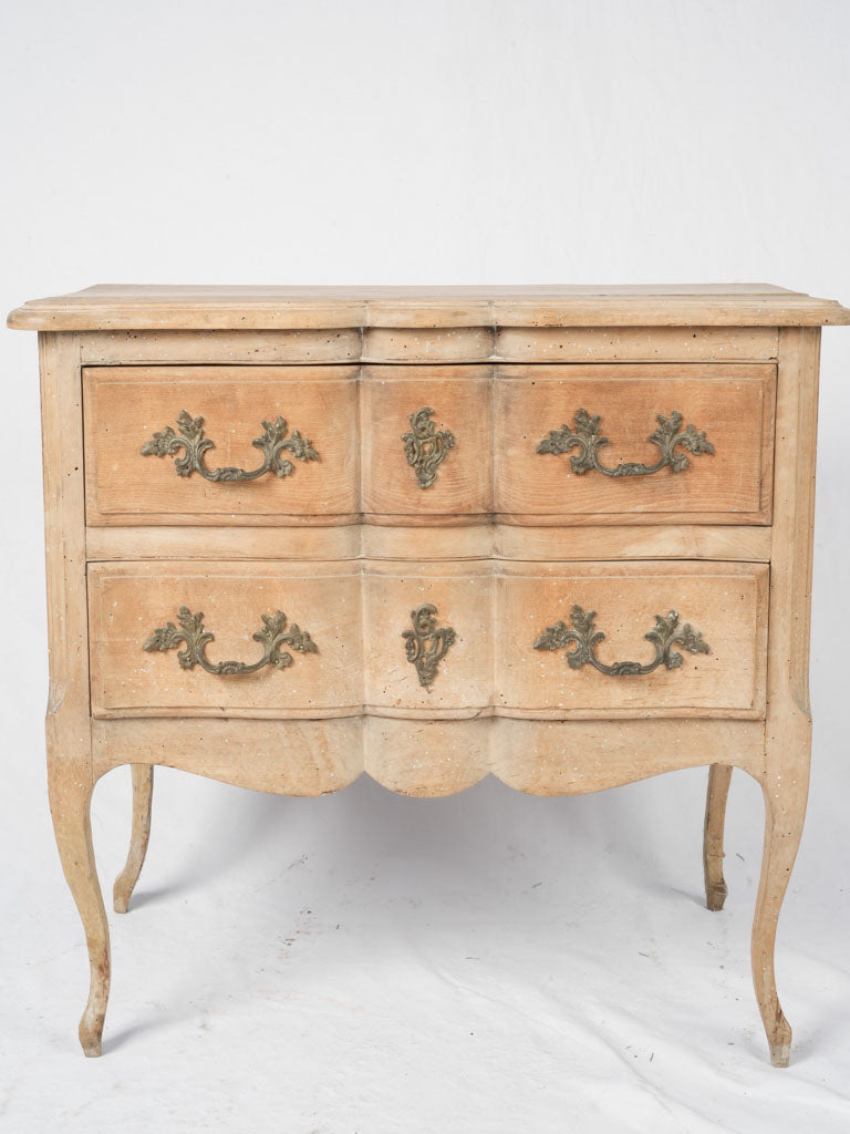 Timeless Louis XV-inspired drawers