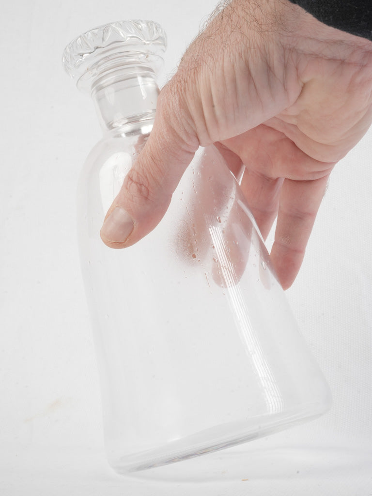 Refined smooth bedside carafe  