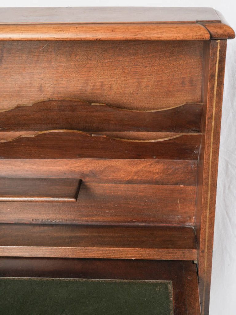 Stable petite French desk