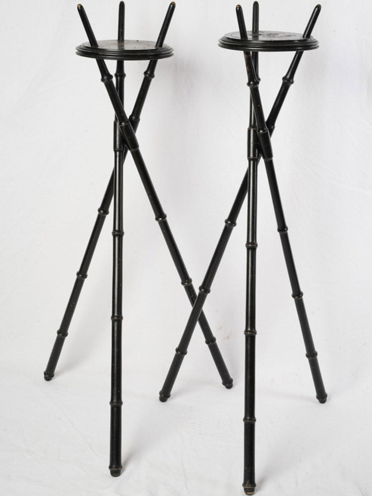 Decorative black tripod accessory