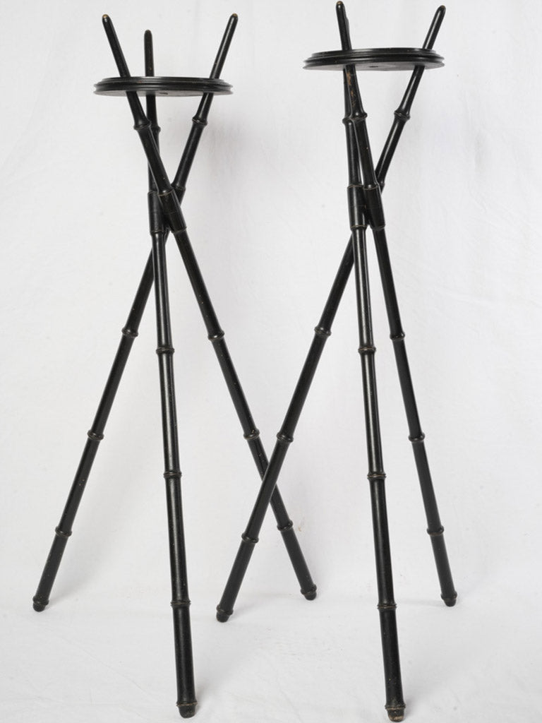 Stylish folding garden stand