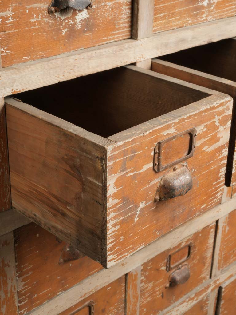Vintage charm drawer unit
