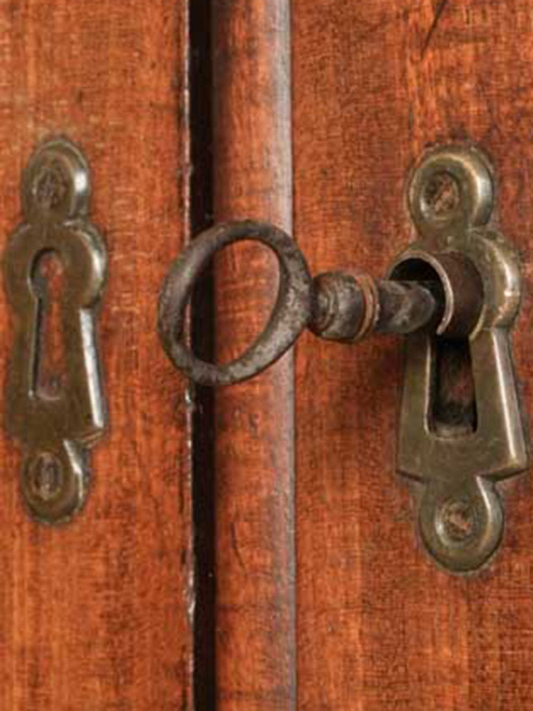 Antique French refined corner pilasters