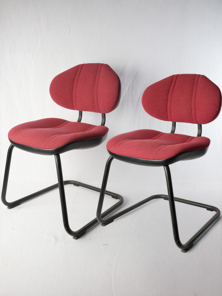A Pair of Comfortable 1980s Cantilever Chairs with Red Upholstery -31"