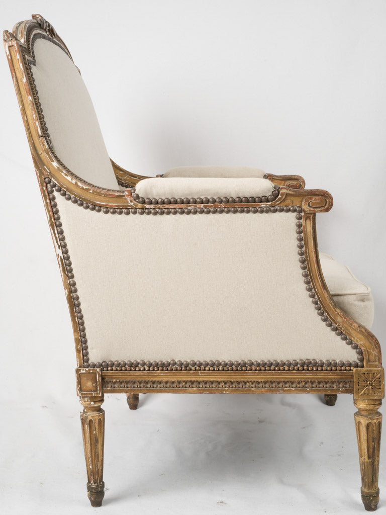 Classic Louis XVI linen bergère