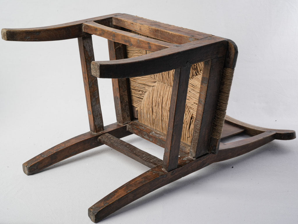 Subtle Curved Seat Design