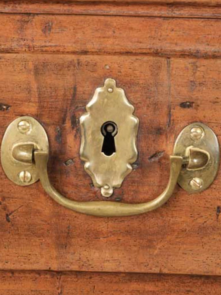 Scalloped apron cabriole feet chest