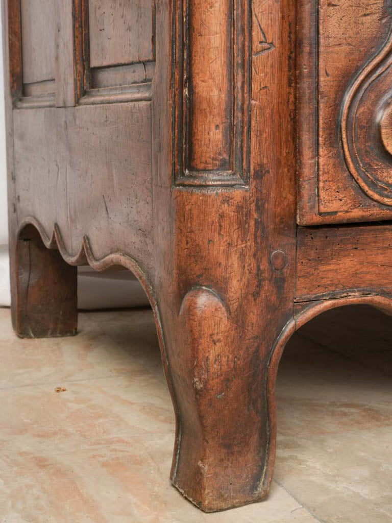 18th-century French elegant chest