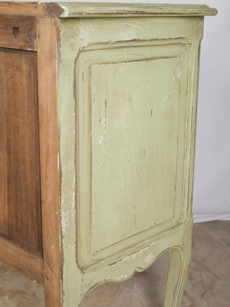 Delicately crafted vintage vanity