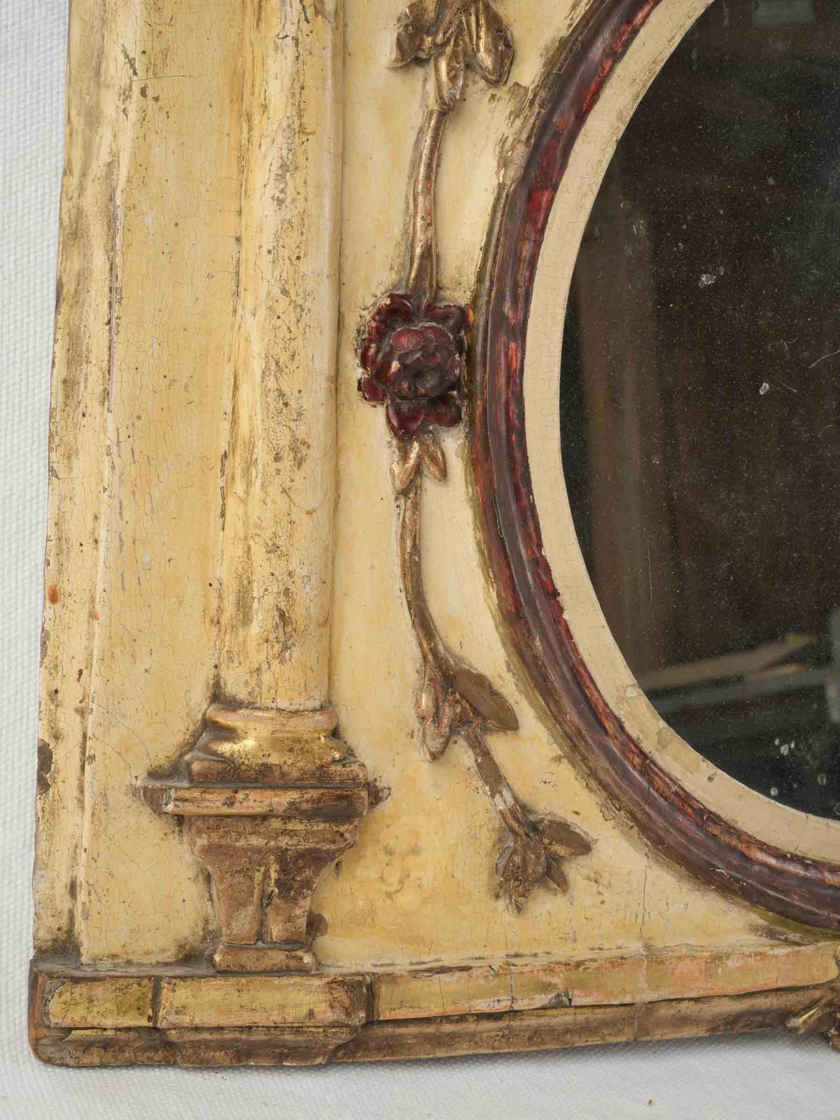 Early 19th-Century Italian Polychrome and Giltwood Mirror w/ Shaped Crest - 27¼" x 20½"